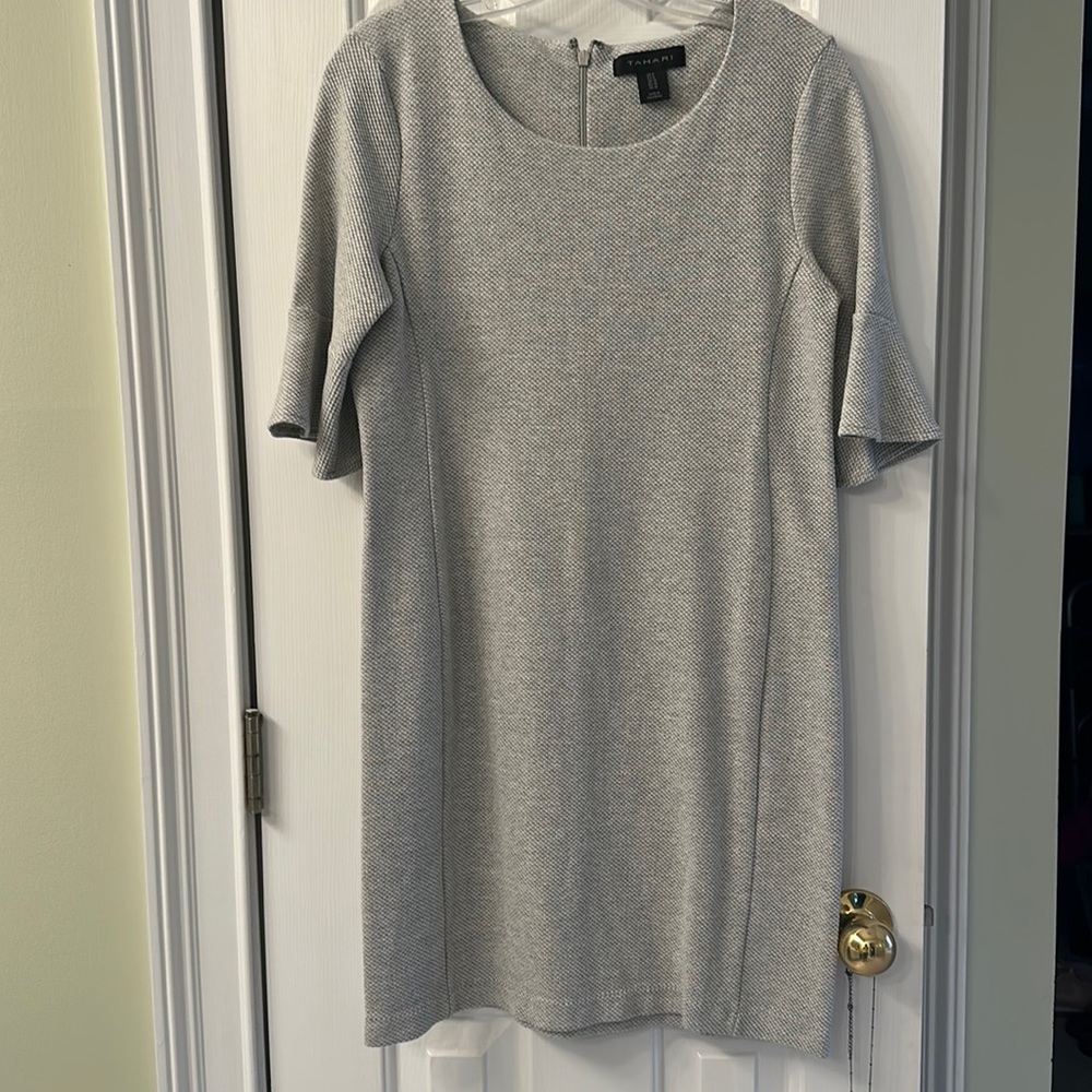 Tahari grey and white blended- flat sleeve shirt dress. GUC.